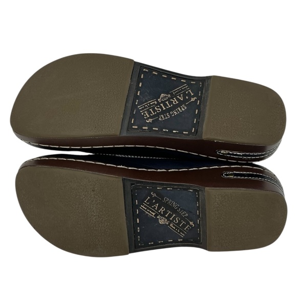 L'Artiste Spring Step Burbank Closed Back Leather Clog Embossed Floral Design - Picture 9 of 15